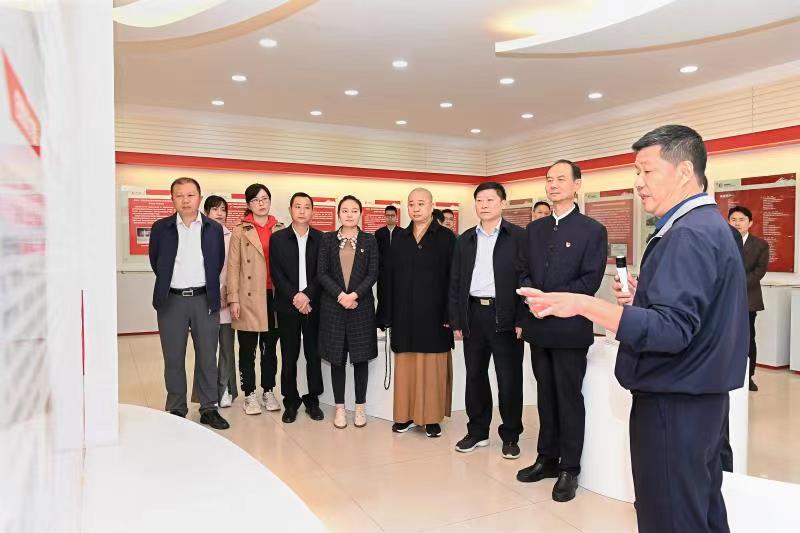 福建省人大常委會(huì)黨組書記、副主任雷春美和全國(guó)人大代表到順昌虹潤(rùn)等地調(diào)研